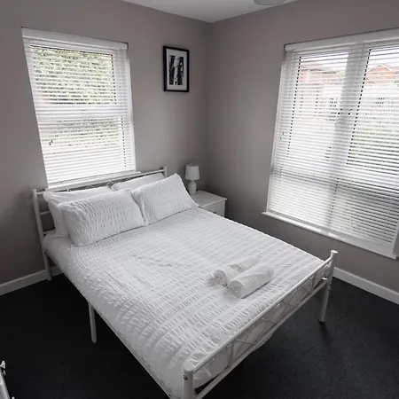 2 Bedroom Ground Floor Apartment Belfast Exterior photo